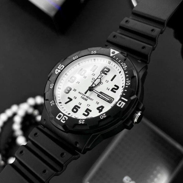 Чоловічий годинник Casio MRW-200H-7B фото 5