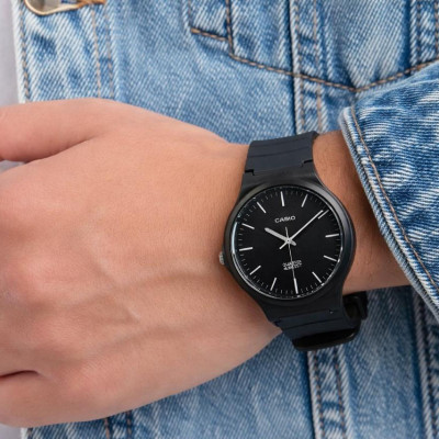 Чоловічий годинник Casio MW-240-1E