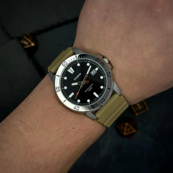 Чоловічий годинник Casio MTP-VD01-5E фото 3