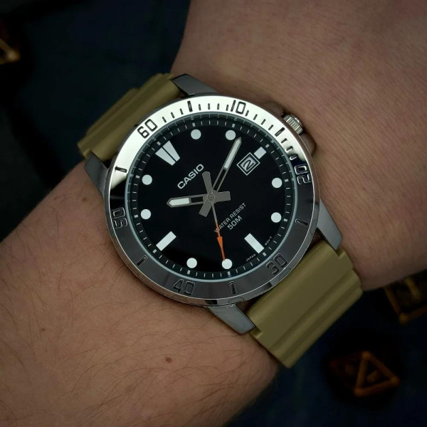 Чоловічий годинник Casio MTP-VD01-5E фото 5