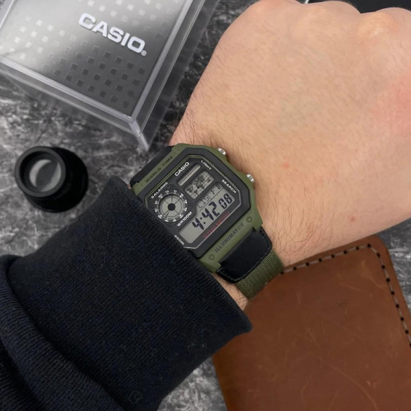 Чоловічий годинник Casio AE-1200WHB-3B фото 3