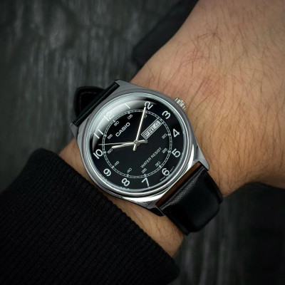 Чоловічий годинник Casio MTP-V006L-1B2