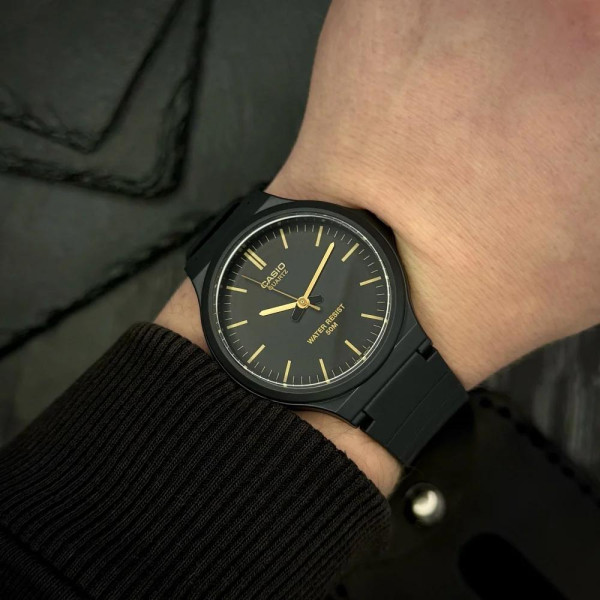 Мужские часы Casio MW-240-1E2 фото 3