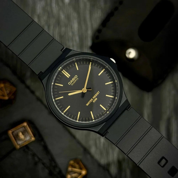 Мужские часы Casio MW-240-1E2 фото 4
