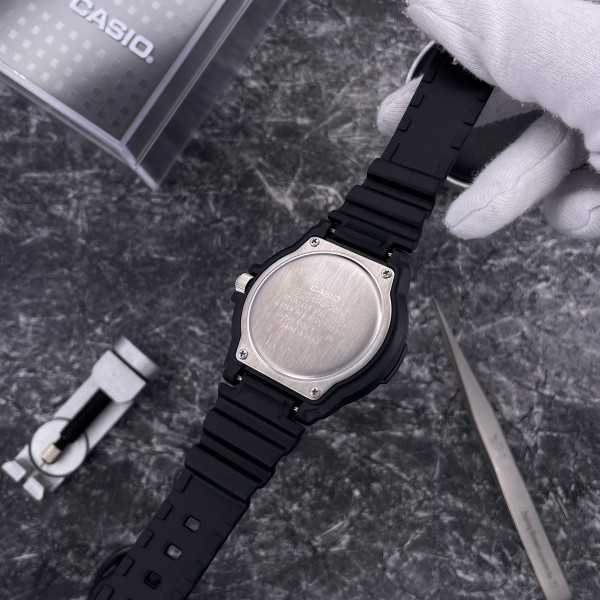 Чоловічий годинник Casio MRW-200H-1B3 фото 7