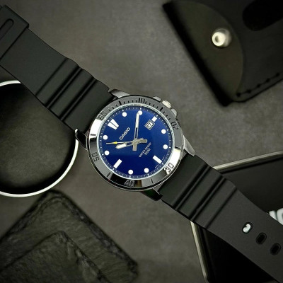 Чоловічий годинник Casio MTP-VD01-2E