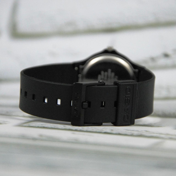Наручний годинник Casio MQ-24-7E2 фото 5