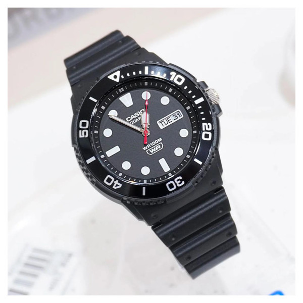 Чоловічий годинник Casio MRW-230H-1E1 фото 4