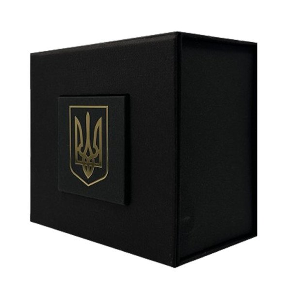 Подарункова картонна коробочка для годинника чорна з тризубом фото 1