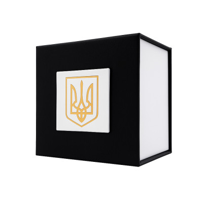 Подарункова картонна коробочка для годинника чорно-біла з тризубом золото