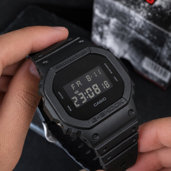 Мужские часы Casio G-SHOCK DW-5600UBB-1E фото 4
