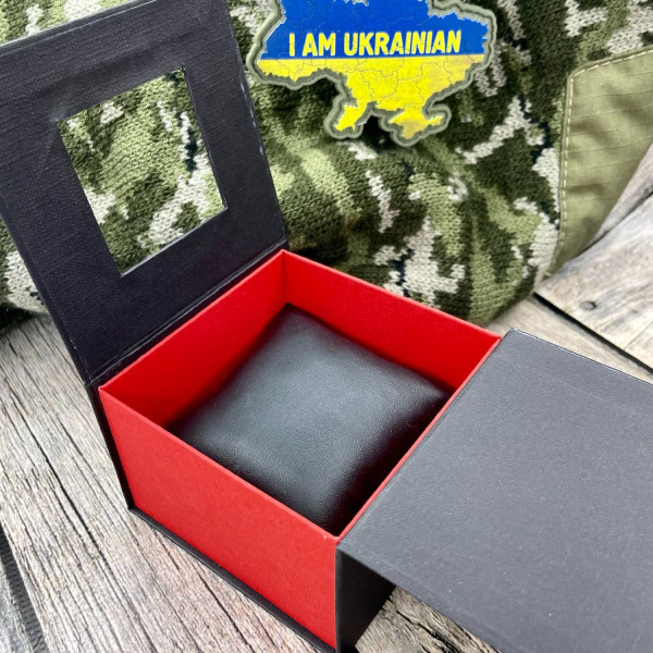 Аксессуары к часам Подарункова картонна коробочка для годинника чорно-червона з тризубом фото 5
