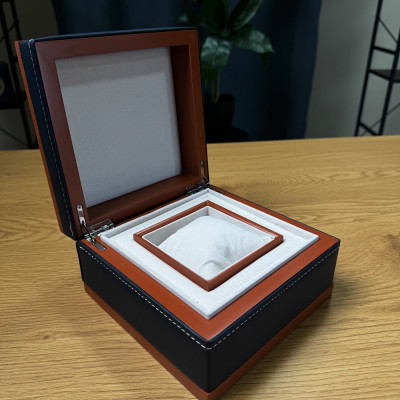 Коробка для годинника шкіряна коричнева з чорним
