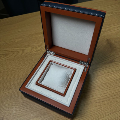 Коробка для годинника шкіряна коричнева з чорним