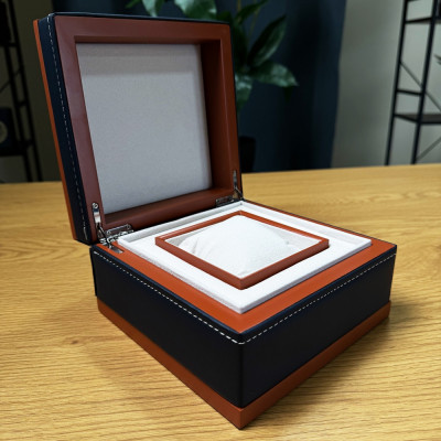 Коробка для годинника шкіряна коричнева з чорним