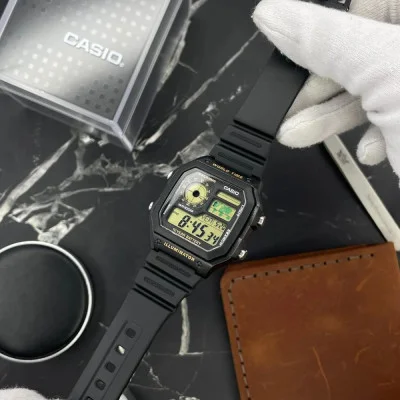 Чоловічий годинник Casio AE-1200WH-1B