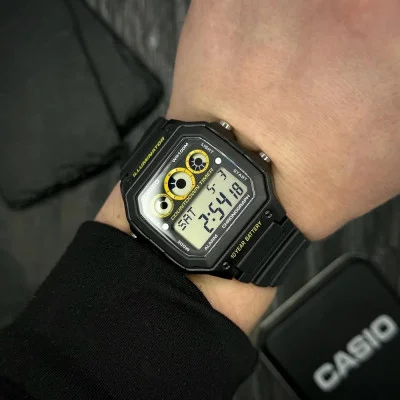 Чоловічий годинник Casio AE-1300WH-1A