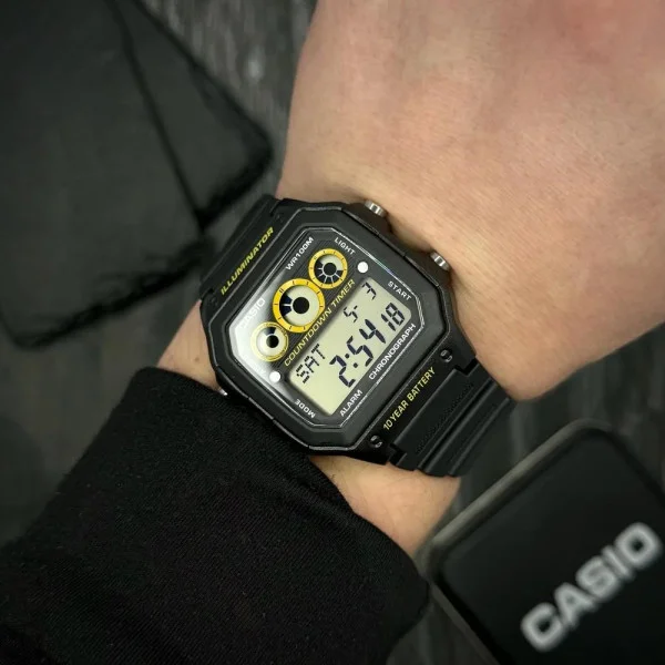 Чоловічий годинник Casio AE-1300WH-1A фото 3