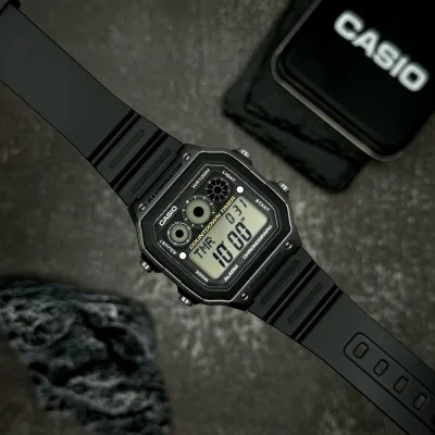 Чоловічий годинник Casio AE-1300WH-8A