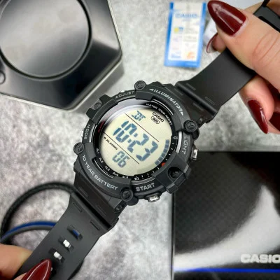 Чоловічий годинник Casio AE-1500WH-1A