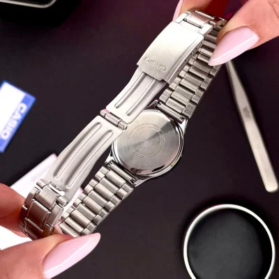 Жіночий годинник Casio LTP-V300D-4A