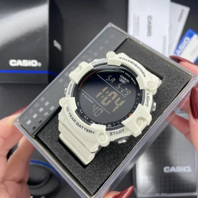 Чоловічий годинник Casio AE-1500WH-8B2