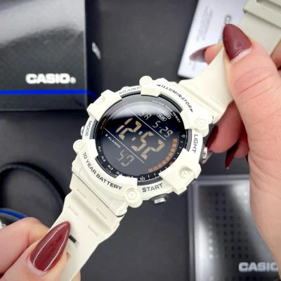 Чоловічий годинник Casio AE-1500WH-8B2