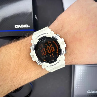 Чоловічий годинник Casio AE-1500WH-8B2
