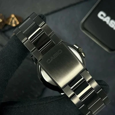 Чоловічий годинник Casio MTP-VD01B-1B