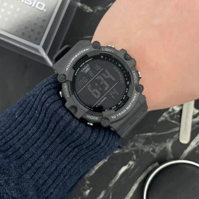 Чоловічий годинник Casio AE-1500WH-8B