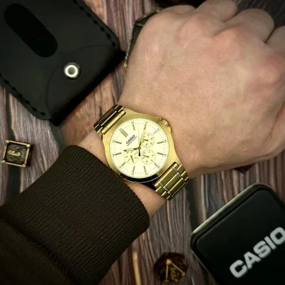 Чоловічий годинник Casio MTP-V300G-9A