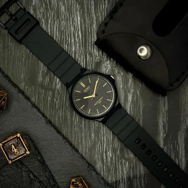 Чоловічий годинник Casio MW-240-1E2 фото 5