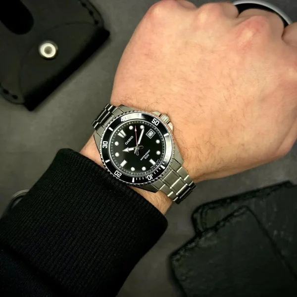 Чоловічий годинник Casio MDV-10D-1A1 фото 3
