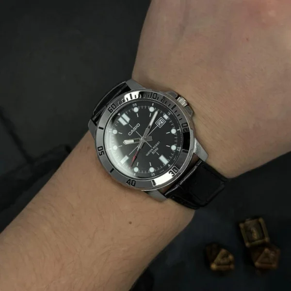 Чоловічий годинник Casio MTP-VD01L-1E фото 3