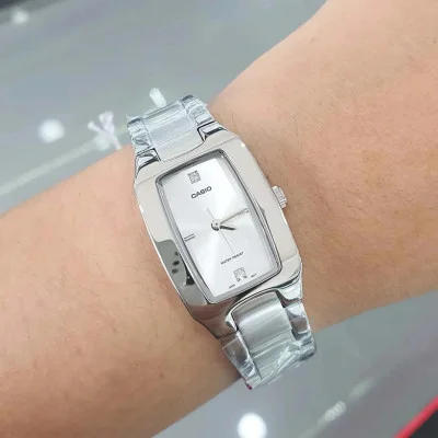 Женские кварцевые часы Casio LTP-1165A-7C2