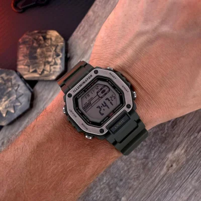 Чоловічий годинник Casio MWD-110H-3A
