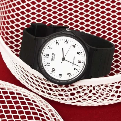 Наручний годинник Casio MQ-24-7B