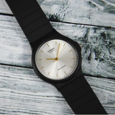 Наручний годинник Casio MQ-24-7E2