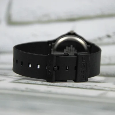 Наручний годинник Casio MQ-24-7E2