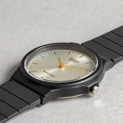 Наручний годинник Casio MQ-24-9E