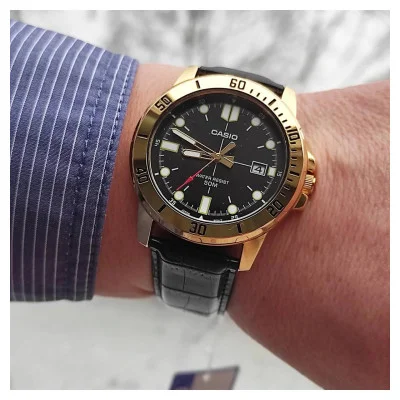 Чоловічий годинник Casio MTP-VD01GL-1E
