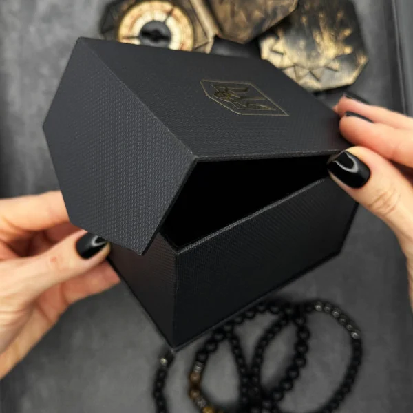 Коробочка для годинника чорна з золотим тризубом фото 5