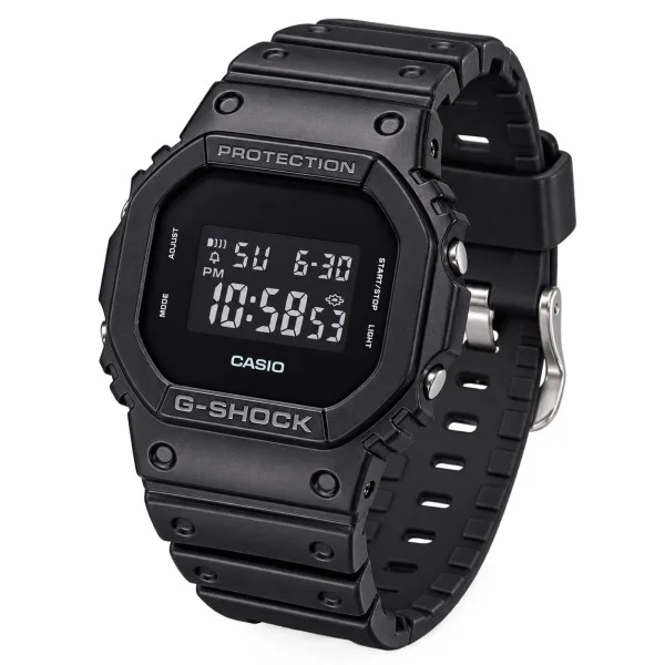 Чоловічий годинник Casio G-SHOCK DW-5600UBB-1E фото 1