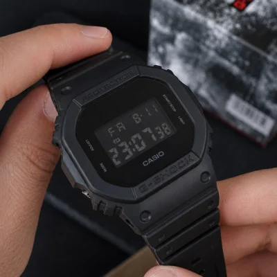 Чоловічий годинник Casio G-SHOCK DW-5600UBB-1E