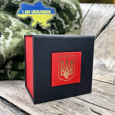 Аксесуари для годинників Подарункова картонна коробочка для годинника чорно-червона з тризубом