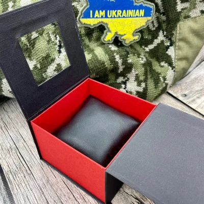 Аксесуари для годинників Подарункова картонна коробочка для годинника чорно-червона з тризубом