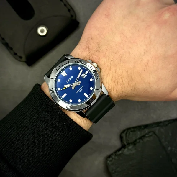 Чоловічий годинник Casio MTP-VD01-2E фото 3